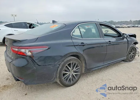 2022 Toyota Camry Se z USA, uszkodzony, nr VIN 4T1G11AK8NU030733